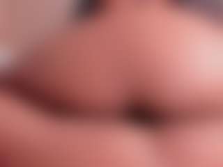 Live cam show with Alena Kenner - Flashing on Camsoda