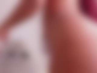 Live cam show with Alena Kenner - Athletic Young Adult on AdultVida.com