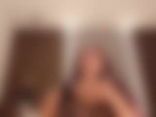 Live cam show with Alena Kenner - Athletic on Milfs Live