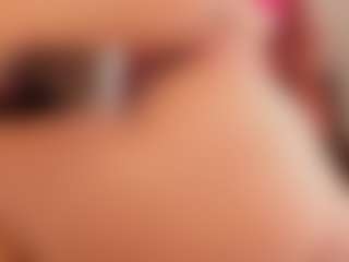 Live cam show with Alena Kenner - Striptease Young Adult on AdultVida.com