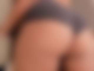 Live cam show with Alena Kenner - Asshole Black on StripNow
