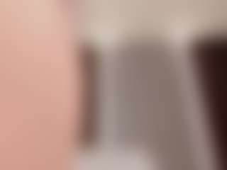 Live cam show with Alena Kenner - Amateur on CamwithHer
