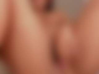 Live cam show with Alena Kenner - Average on WildCum
