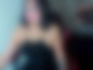 Live cam show with aurablueelove - Ass Bouncing on Fit Hotties