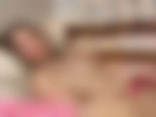 Live cam show with HettieKeisker - Nylon on Stripli.com