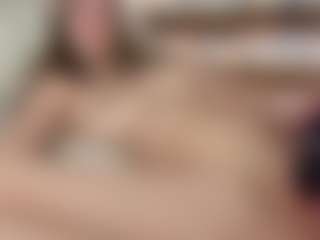 Live cam show with HettieKeisker - Striptease on Hubzter Live