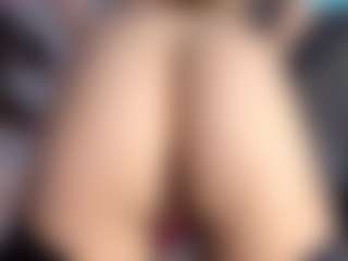 Live cam show with HettieKeisker - Joi on fapnchat