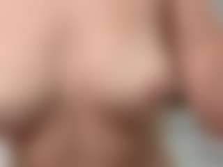 Live cam show with HettieKeisker - Moaning on Camsoda