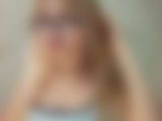 Live cam show with KarrySzweda - College on Camsoda