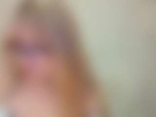Live cam show with KarrySzweda - Bikini on Camsoda