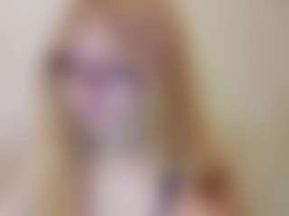 Live cam show with KarrySzweda - Striptease Asian on liverealitysex.com