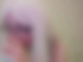 Live cam show with KarrySzweda - Striptease Asian on fapnchat