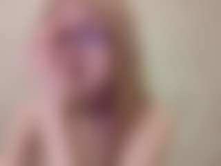 Live cam show with KarrySzweda - Thin on Chatstar