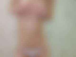 Live cam show with KarrySzweda - Bikini on boobsie.com