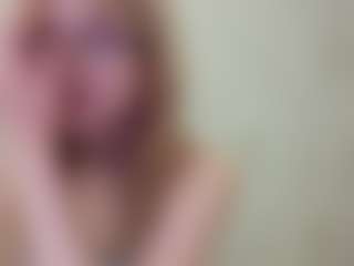 Live cam show with KarrySzweda - Moaning on Gym Cam Girls