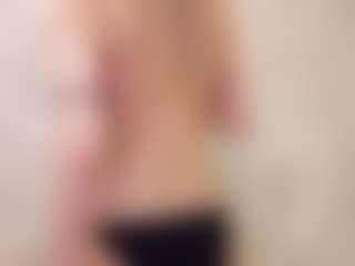 Live cam show with KarrySzweda - Green Eyes on Camming Site