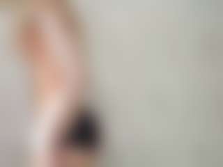 Live cam show with KarrySzweda - Petite on Camsoda
