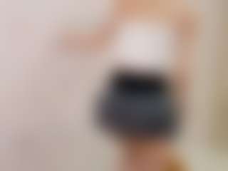 Live cam show with KarrySzweda - Asian Public on CamClone