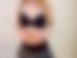 Live cam show with KarrySzweda - Brown Eyes Asian on Camming Site