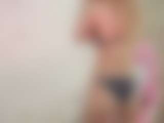 Live cam show with KarrySzweda - Moaning on Uber Horny