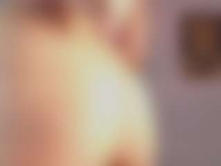 Live cam show with Oriana - Blonde Hair on SquirtSoMuch