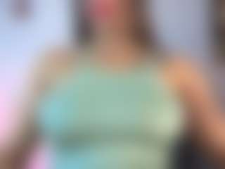 Live cam show with Oriana - Grandes Tetas on AdultVida.com