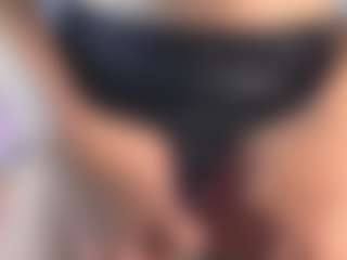 Live cam show with Oriana - Handjob on CSO-WL