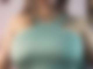 Live cam show with Oriana - Skinny on livesuperchat.net