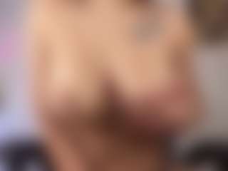 Oriana's Live Sex Cam Show