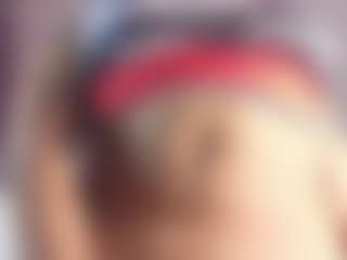 Live cam show with Oriana - Athletic on Camming Site