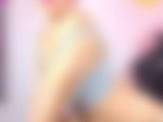 Live cam show with Oriana - Striptease on Camiplay Live
