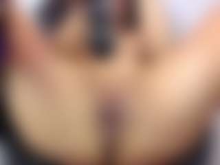 Live cam show with Oriana - Blonde Hair MILF on xxxlivecams.org