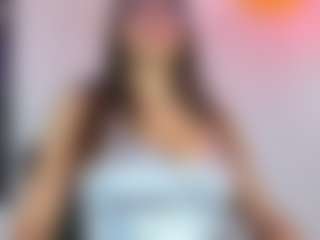 Live-camshow met Oriana - Hairy Pussy op Camsoda