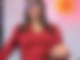 Oriana MILF webcam performer live streaming