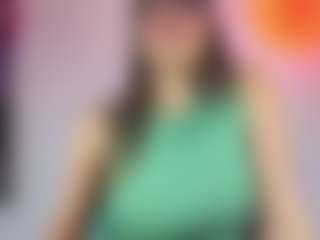 Live cam show with Oriana - Skinny MILF on live.xbliss.ai