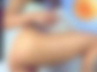 Oriana MILF webcam performer live streaming
