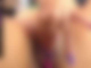 Live cam show with Oriana - Blonde Hair MILF on Camsoda
