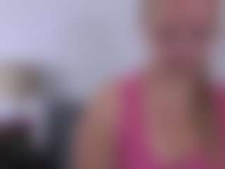 Live cam show with RoseAmazing - Nipple Piercings on Camming Site