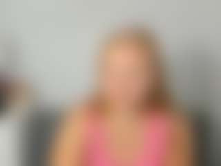 RoseAmazing MILF webcam performer live streaming