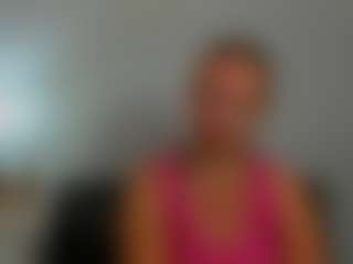 Live cam show with RoseAmazing - Nipple Piercings on Gym Cam Girls