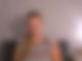 Live cam show with RoseAmazing - Blue Eyes on Camiplay Live