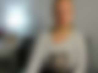 Live cam show with RoseAmazing - Blonde Hair on Hubzter Live