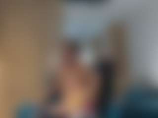 Live cam show with Tiny-Blush - Raven Hair on milfzrlive.com