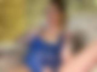 Live cam show with Mia - Eating Pussy on livesuperchat.net