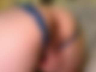Live cam show with Mia - Genital Piercings on Nude Live Now