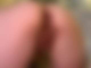 Live cam show with Mia - Genital Piercings on Camsoda