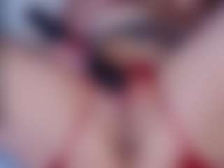 Live cam show with Mia - Mask on CamClone