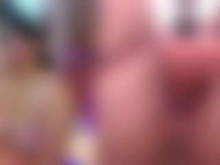 Live cam show with AriHale - Average on friskycurves.com