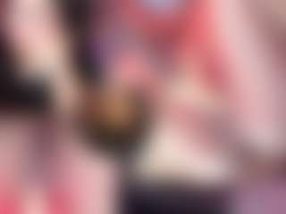 Live cam show with AriHale - Deepthroat on LiveSexCams6
