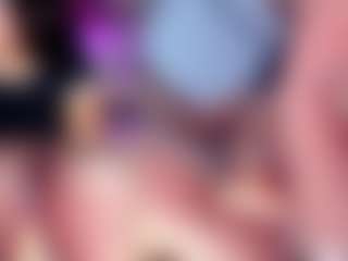 Live cam show with AriHale - Middle Aged on Instabang